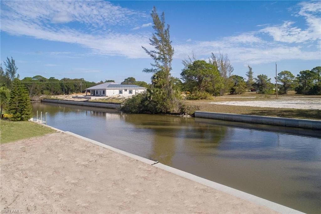 2315 NW 33rd PL CAPE CORAL, FL 33993