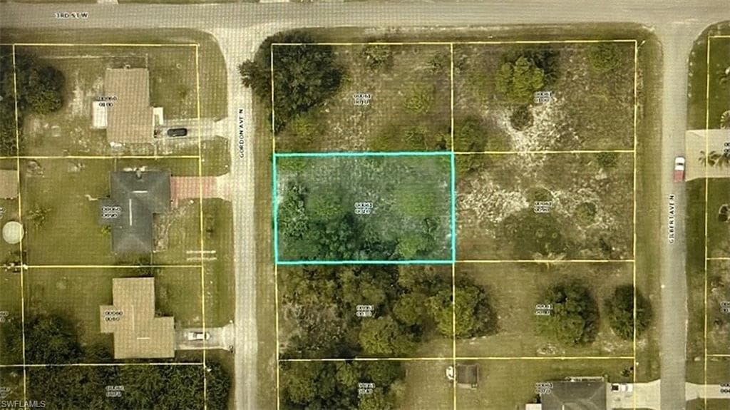 206 Gordon AVE N LEHIGH ACRES, FL 33971