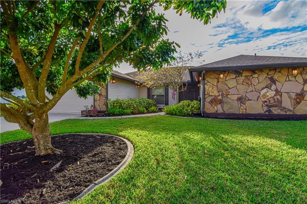 5710 Inverness CIR NORTH FORT MYERS, FL 33903