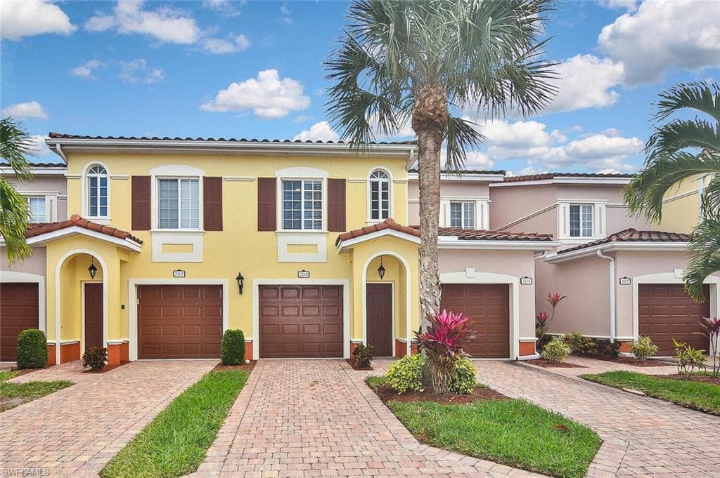 20240 Estero Gardens CIR 204 ESTERO, FL 33928