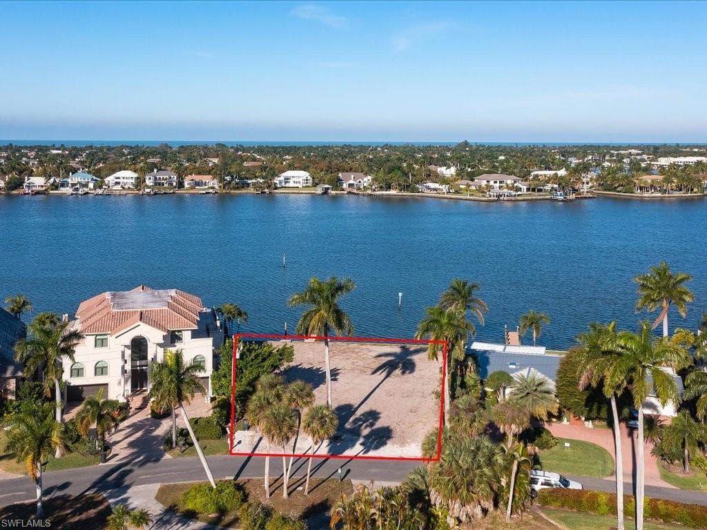 1990 Kingfish RD NAPLES, FL 34102