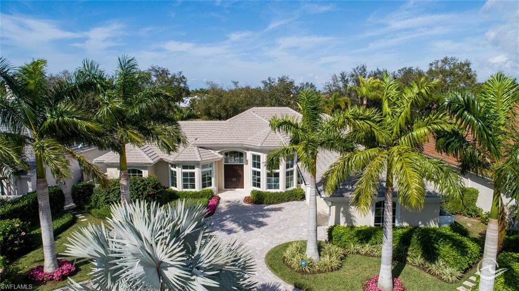7023 Greentree DR NAPLES, FL 34108