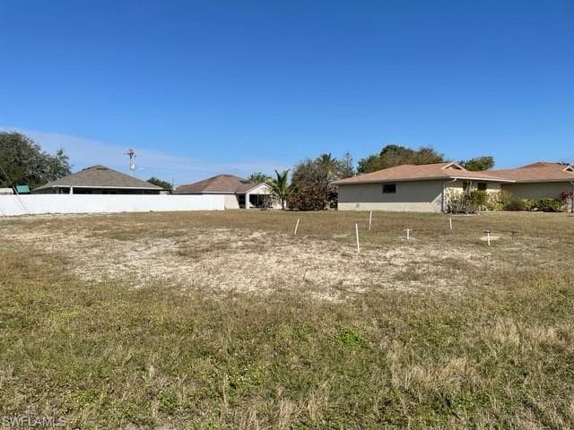 137 SE 27th ST CAPE CORAL, FL 33904