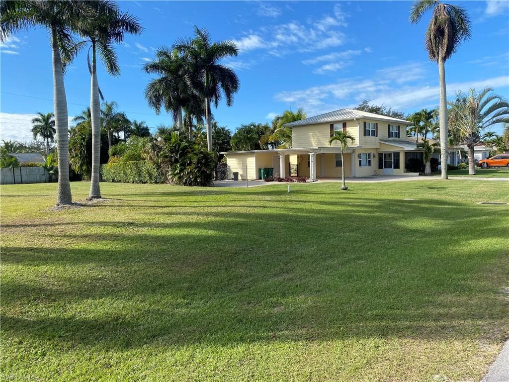 758 95th AVE N NAPLES, FL 34108