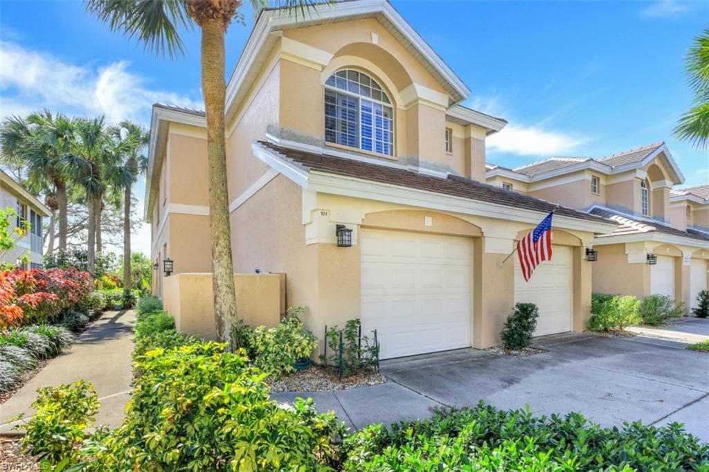 25232 Pelican Creek CIR 101 BONITA SPRINGS, FL 34134