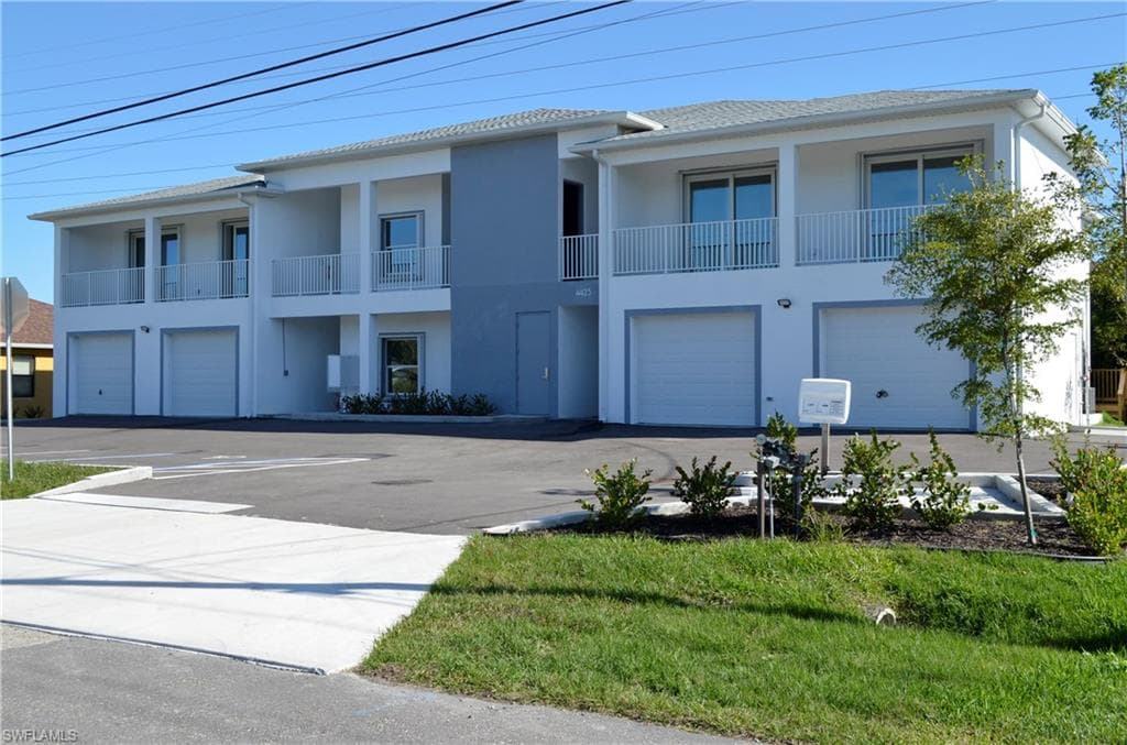 4425 SW Santa Barbara PL 202 CAPE CORAL, FL 33914