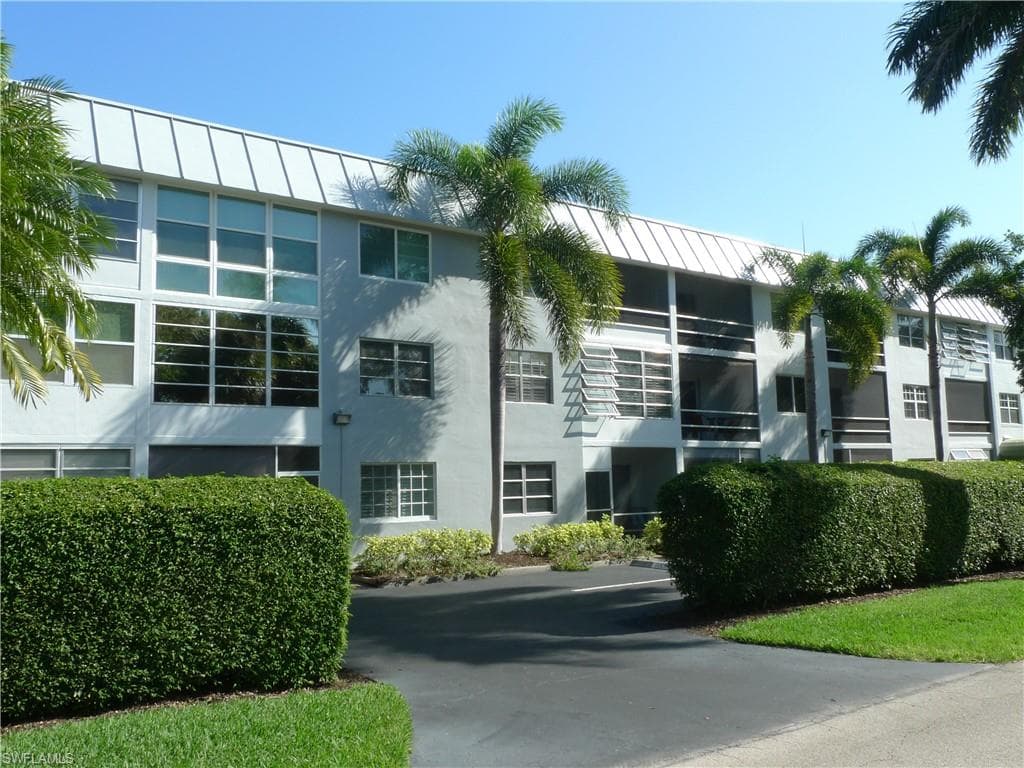 72 7th ST S 203 NAPLES, FL 34102