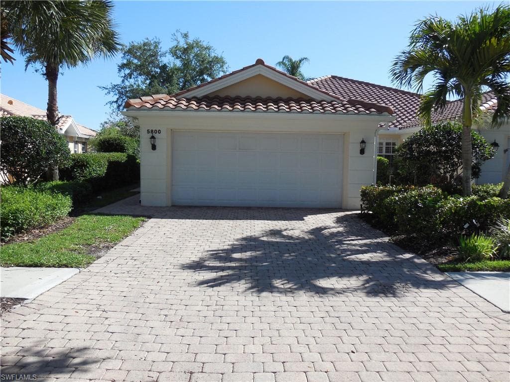 5800 Drummond WAY NAPLES, FL 34119