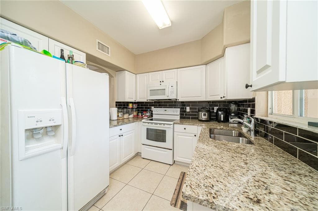 4172 Castilla CIR 104 FORT MYERS, FL 33916