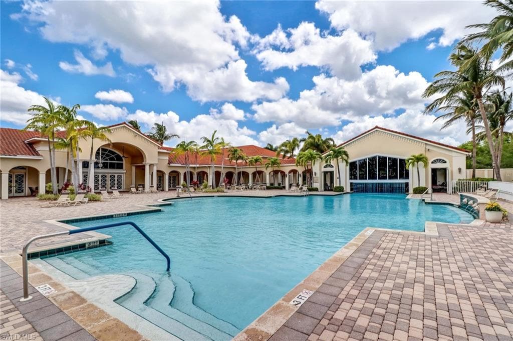 9158 Springview LOOP ESTERO, FL 33928