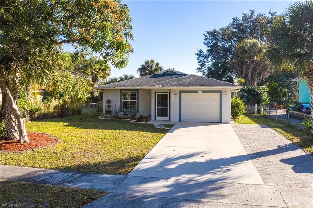 3042 Lincoln BLVD FORT MYERS, FL 33916