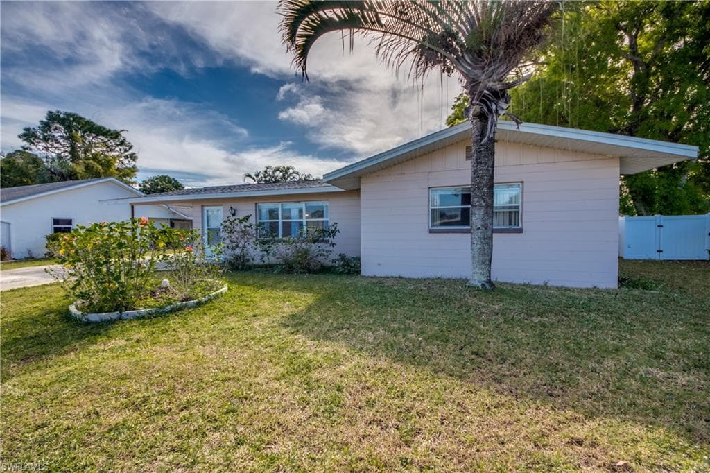 2248 Gorham AVE FORT MYERS, FL 33907