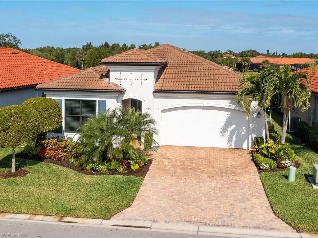 1489 Artesia DR W NAPLES, FL 34113