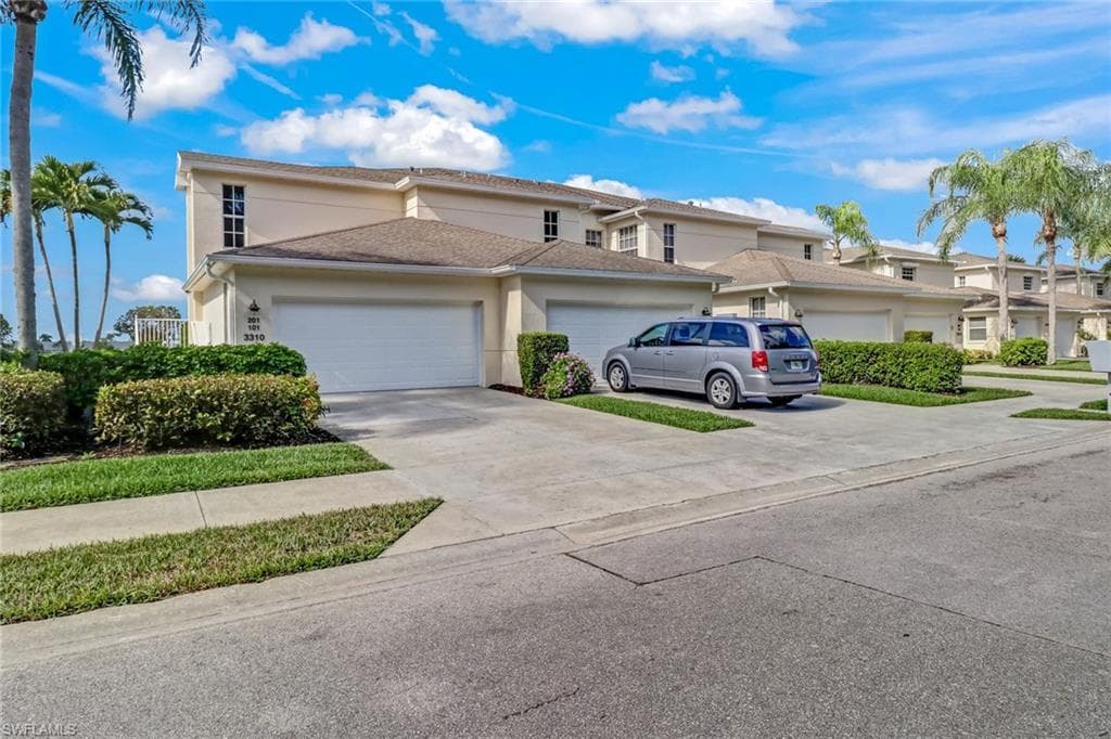 3310 Crown Pointe BLVD 201 NAPLES, FL 34112