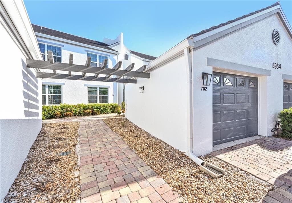 5954 Sand Wedge LN 702 NAPLES, FL 34110