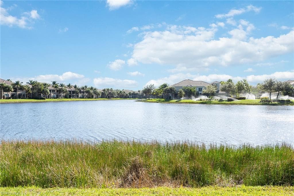 9238 Tesoro LN 101 NAPLES, FL 34114