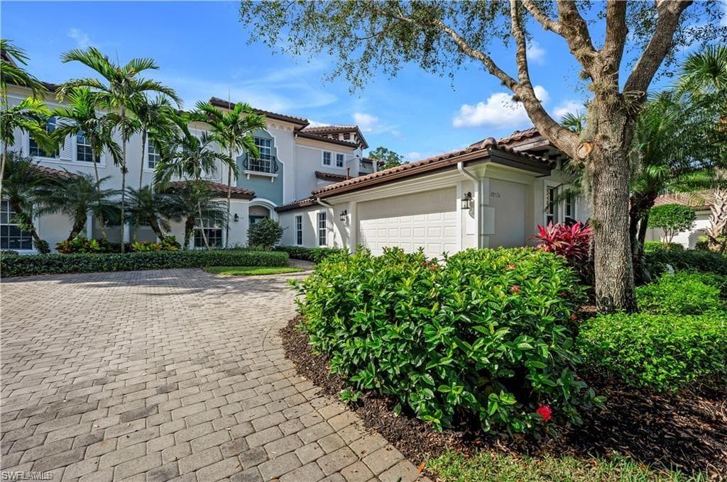 28570 CALABRIA CT 102 NAPLES, FL 34110
