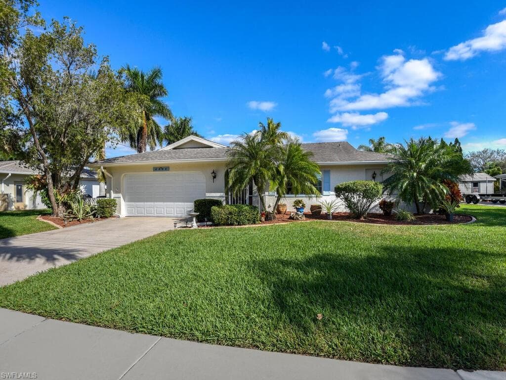 4444 Lakeside AVE NORTH FORT MYERS, FL 33903
