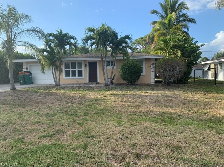 529 100th AVE N NAPLES, FL 34108