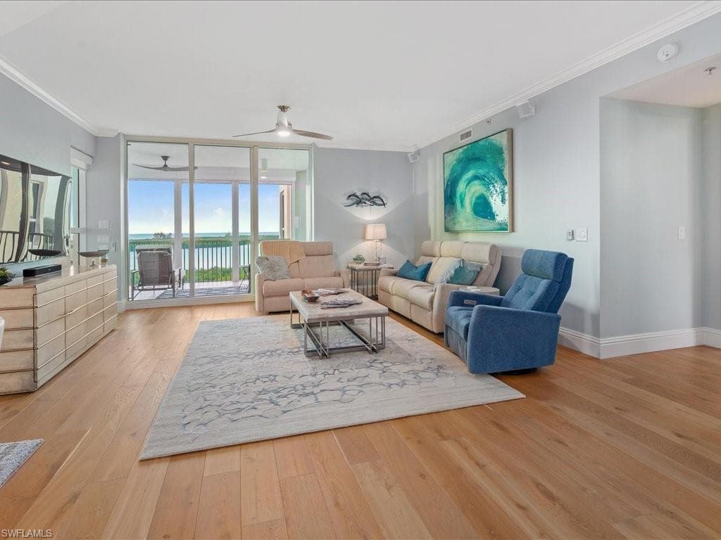 285 Grande WAY 802 NAPLES, FL 34110