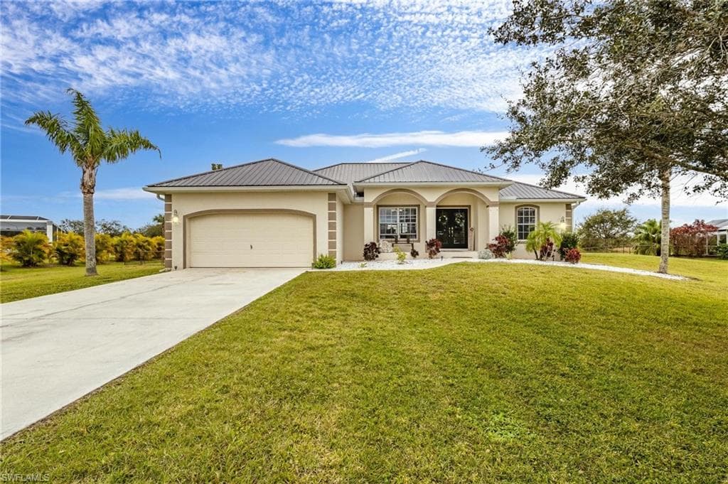 5273 River Blossom LN FORT DENAUD, FL 33935