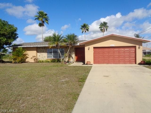 905 SW 40th TER CAPE CORAL, FL 33914