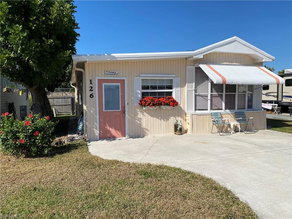 126 Cheetah DR 126 NAPLES, FL 34114
