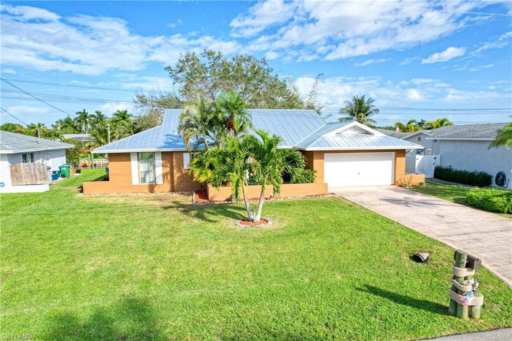 1637 SE 39th TER CAPE CORAL, FL 33904