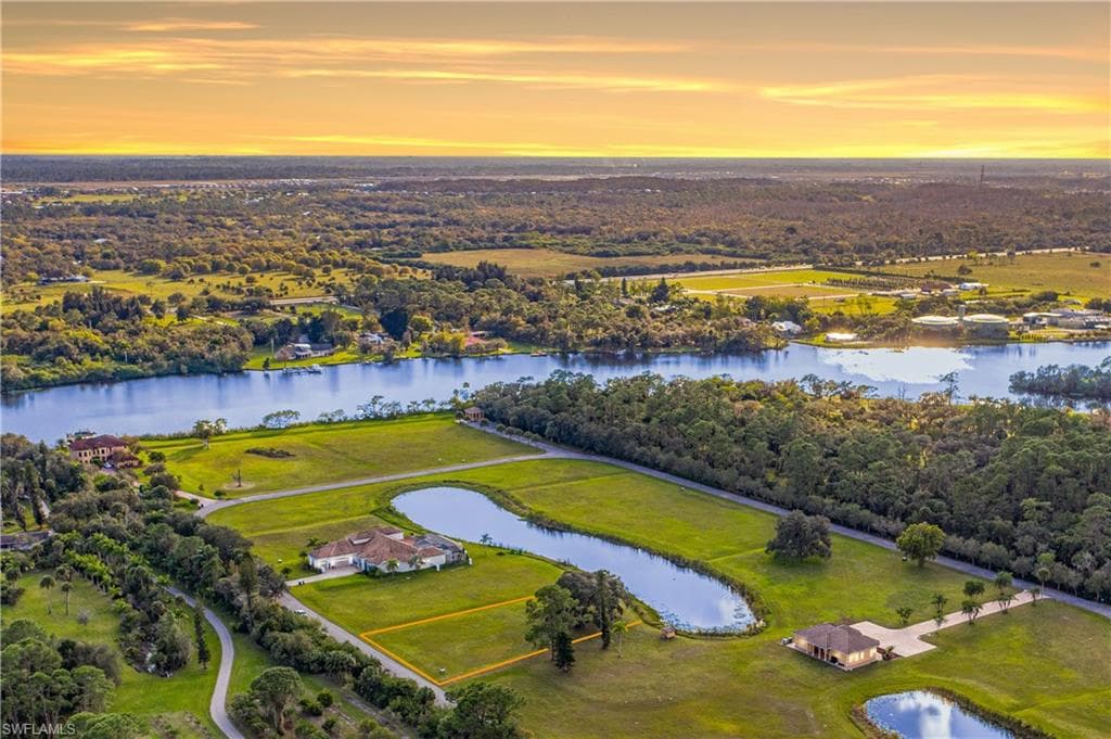 17060 Serengeti CIR ALVA, FL 33920