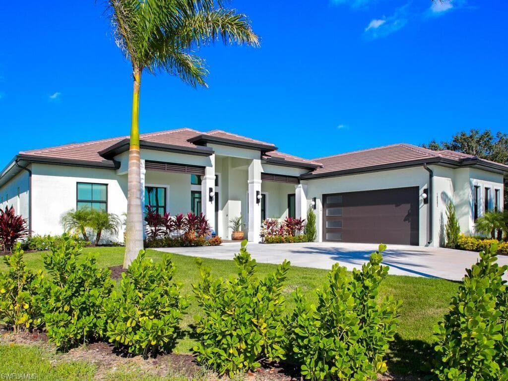 18043 Greenwood DR NAPLES, FL 34114