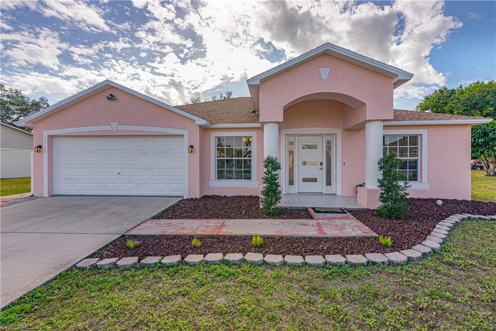 1302 SE 10th TER CAPE CORAL, FL 33990