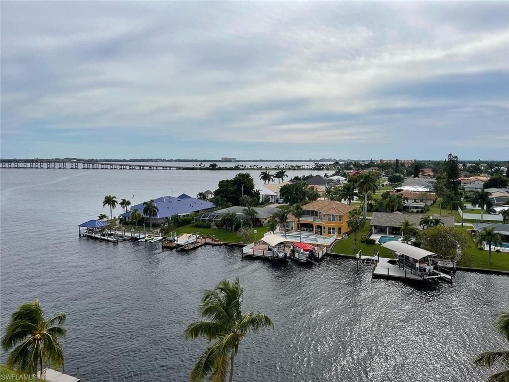 4280 20th PL 806 CAPE CORAL, FL 33904