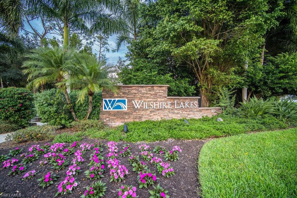 3765 Fieldstone BLVD 102 NAPLES, FL 34109