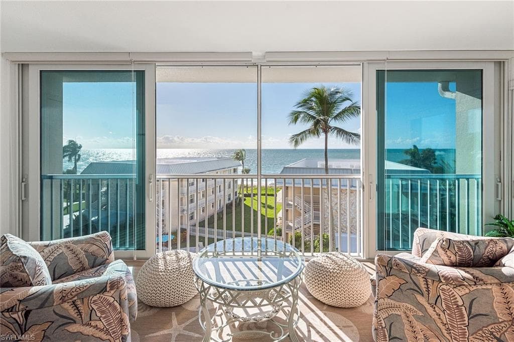 2875 Gulf Shore BLVD N 506 NAPLES, FL 34103