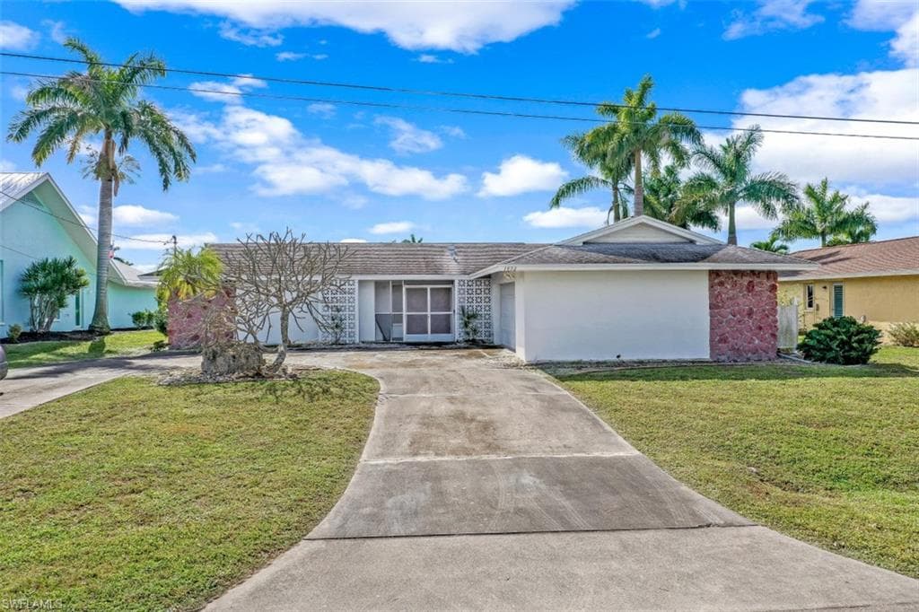 1932 SE 35th ST CAPE CORAL, FL 33904