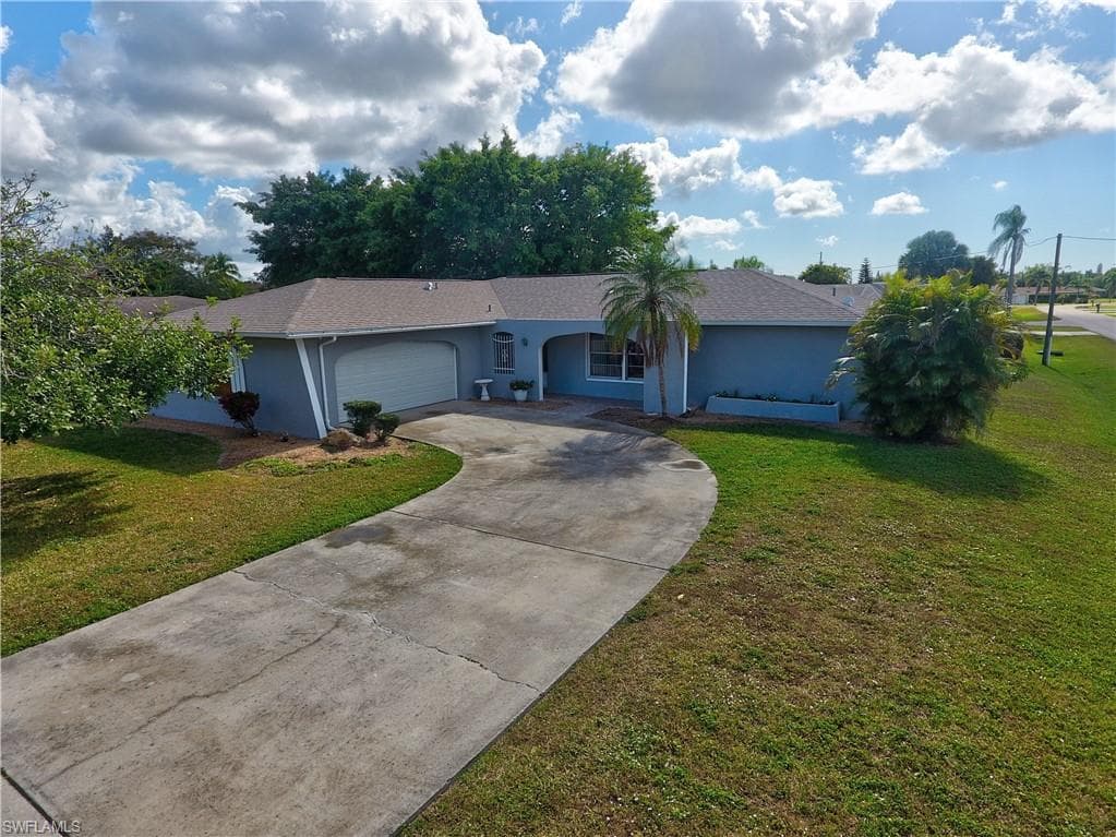 202 SE 44th ST CAPE CORAL, FL 33904