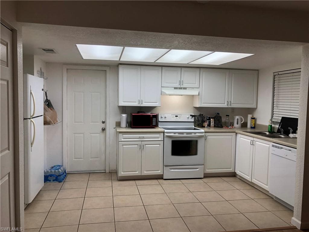 131 SE 12th TER CAPE CORAL, FL 33990