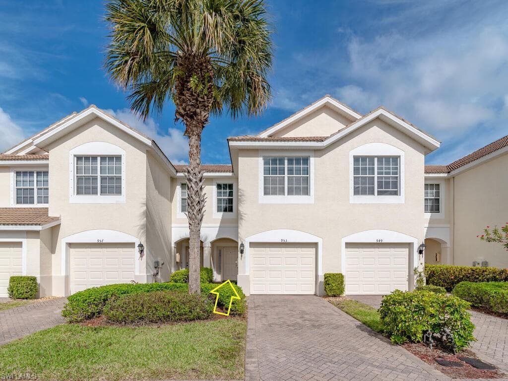 953 Hampton CIR 112 NAPLES, FL 34105