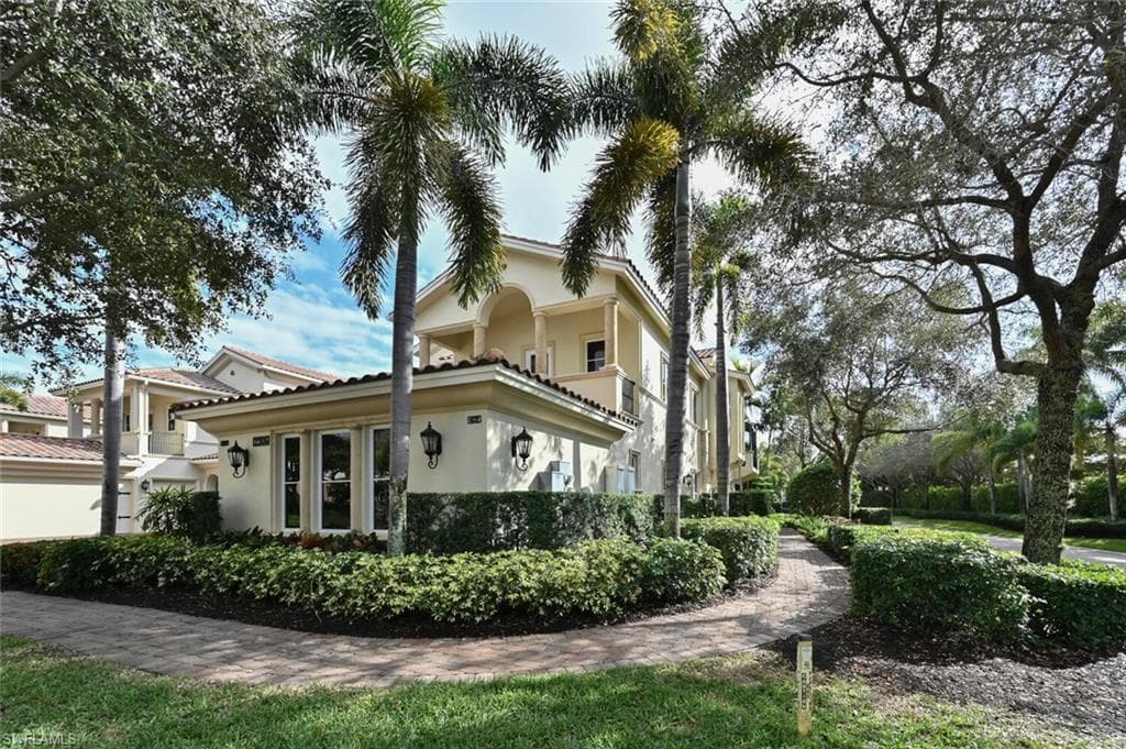 2306 Tradition WAY 102 NAPLES, FL 34105