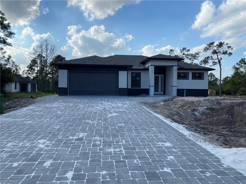 821 Acacia AVE LEHIGH ACRES, FL 33972