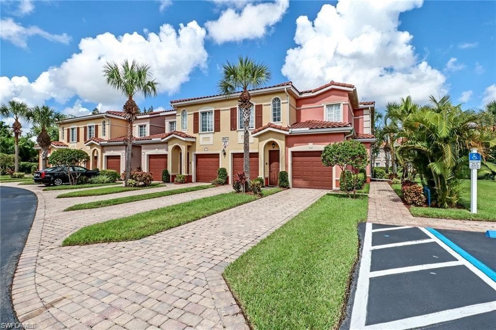 20272 Royal Villagio CT 104 ESTERO, FL 33928