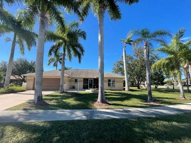 105 Bordeaux CIR NAPLES, FL 34112