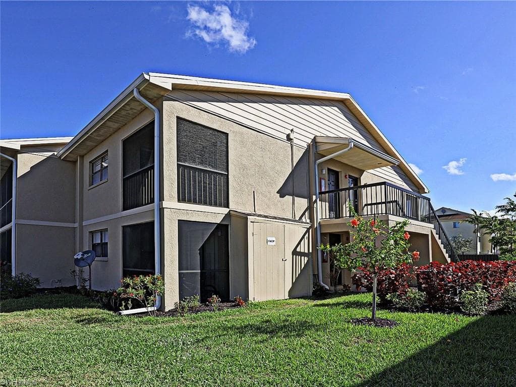 5303 Summerlin RD 312 FORT MYERS, FL 33919