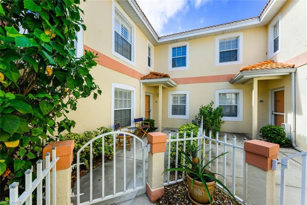 7475 Jacaranda Park RD Q-102 NAPLES, FL 34109