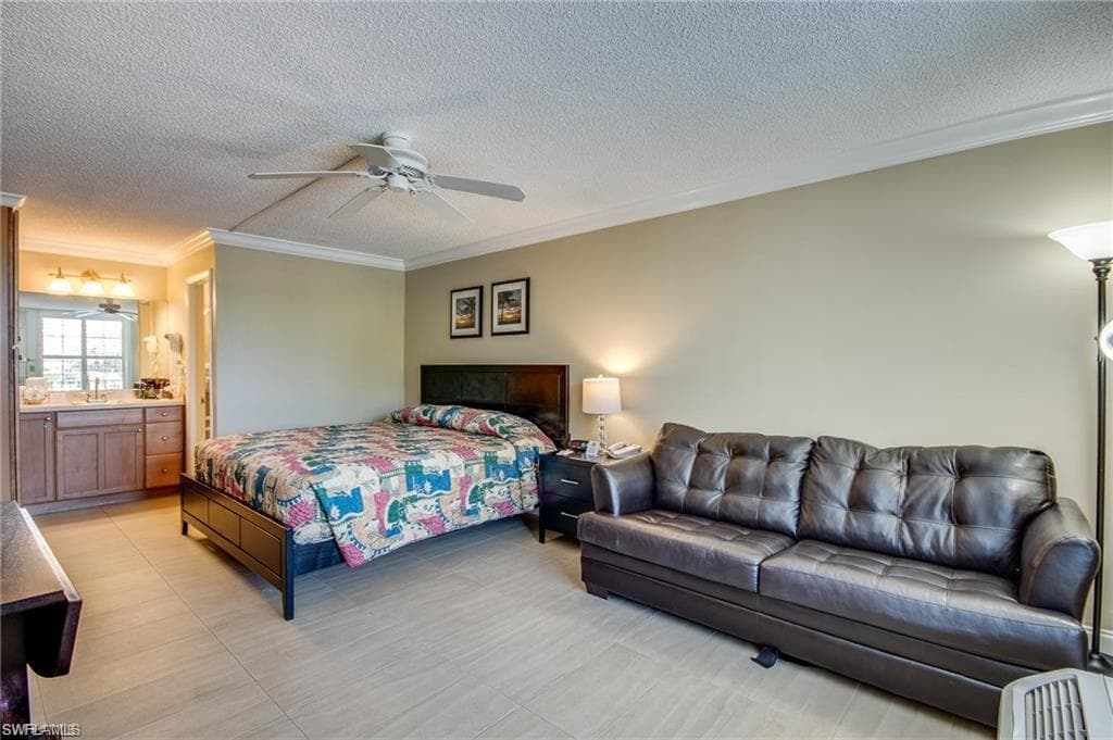 2555 Tamiami TRL N 202 NAPLES, FL 34103