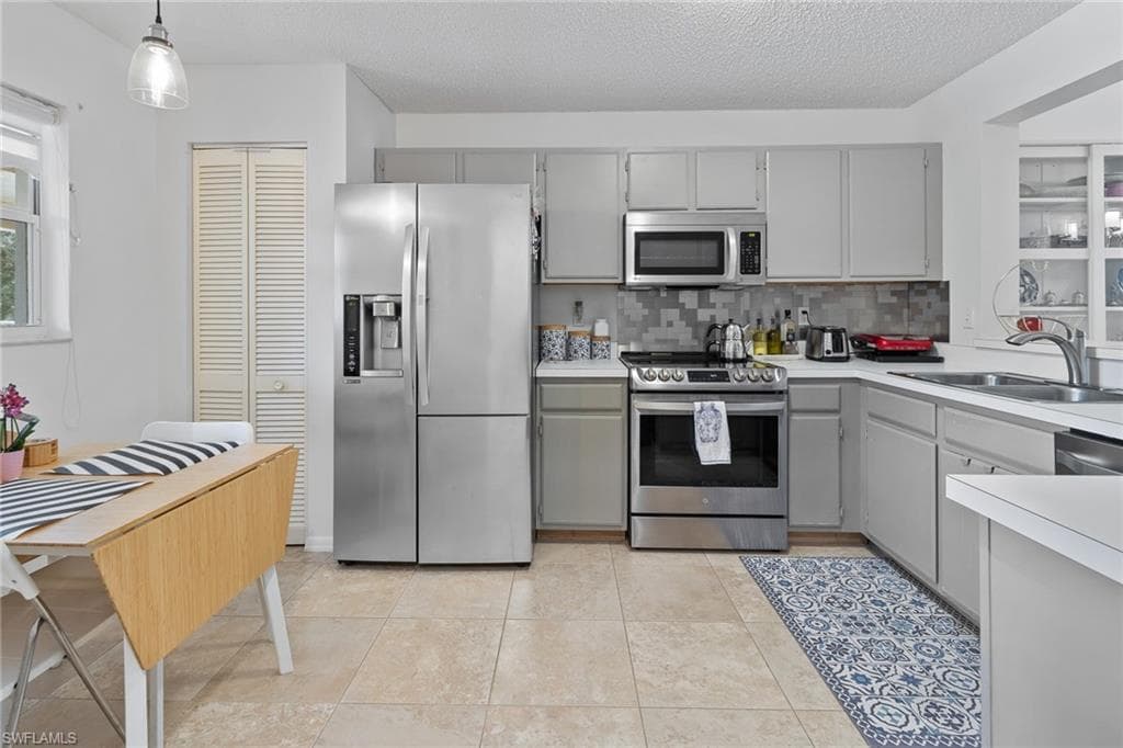 752 Landover CIR 202 NAPLES, FL 34104