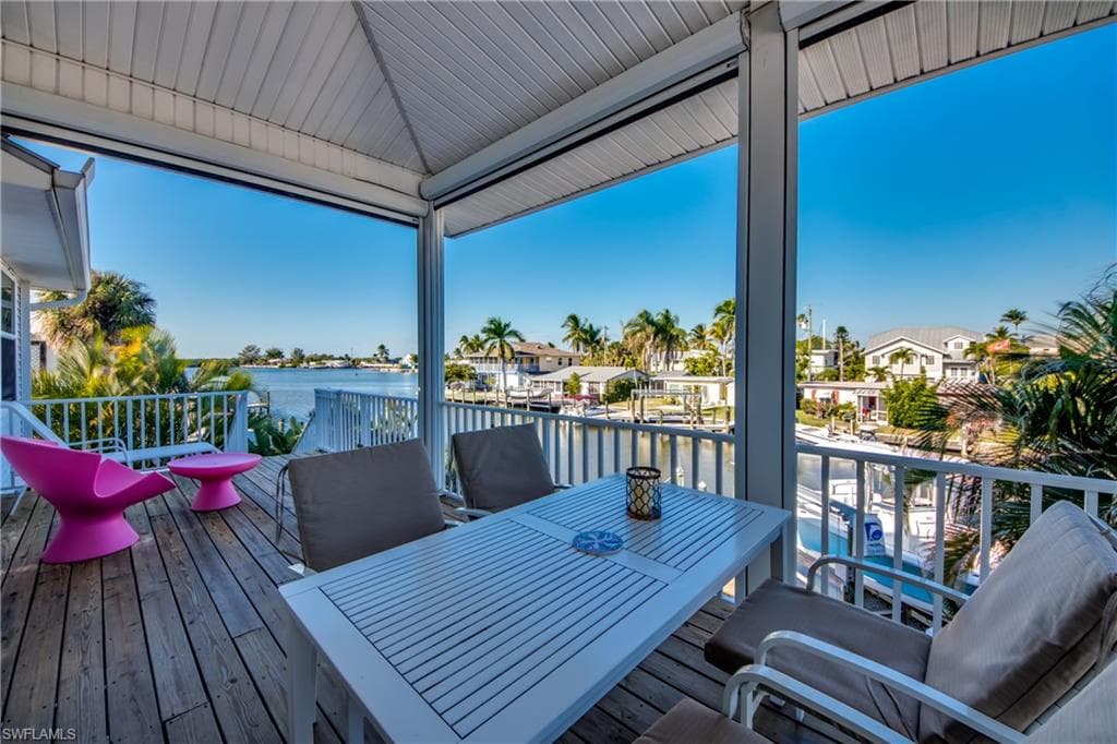 2594 2nd ST MATLACHA, FL 33993