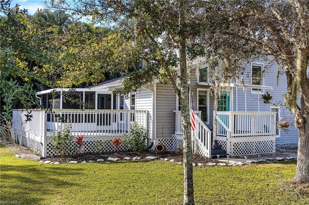5425 Marina DR BOKEELIA, FL 33922
