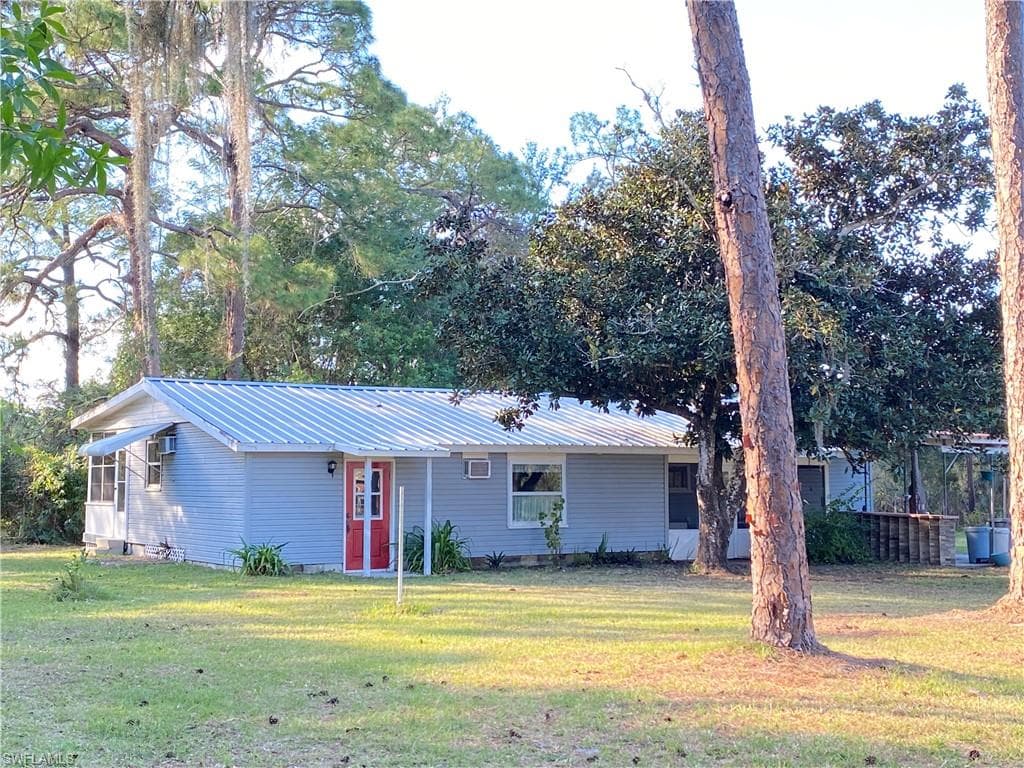 2045 Phillips RD FORT DENAUD, FL 33935