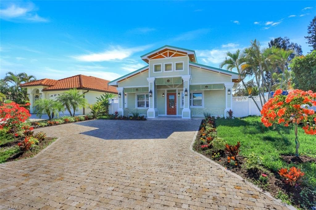 648 100th AVE N NAPLES, FL 34108